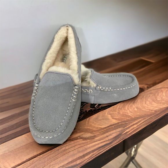 Ugg Moccasins Sz 8 Gray - Picture 1 of 7